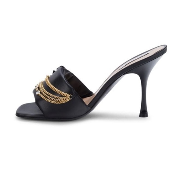 JOHN GALLIANO Brand New in Box super comfy
Chain-Trim Leather Sandals - Picture 3 of 14